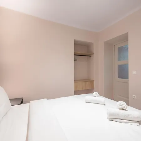 City Center Retreat: Modern Two Bedroom Apartment Athens Exterior photo